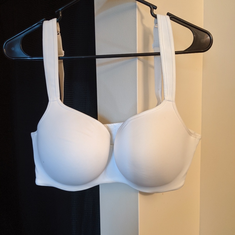 Smooth Lightly Lined Balconette Bra 38DD Lane Bry